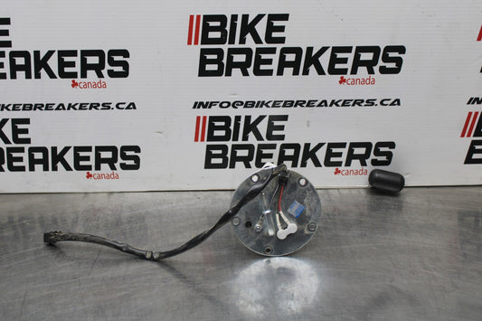 23-26 KAWASAKI NINJA ZX4RR FUEL PUMP GAS PETROL SENDER UNIT BB872