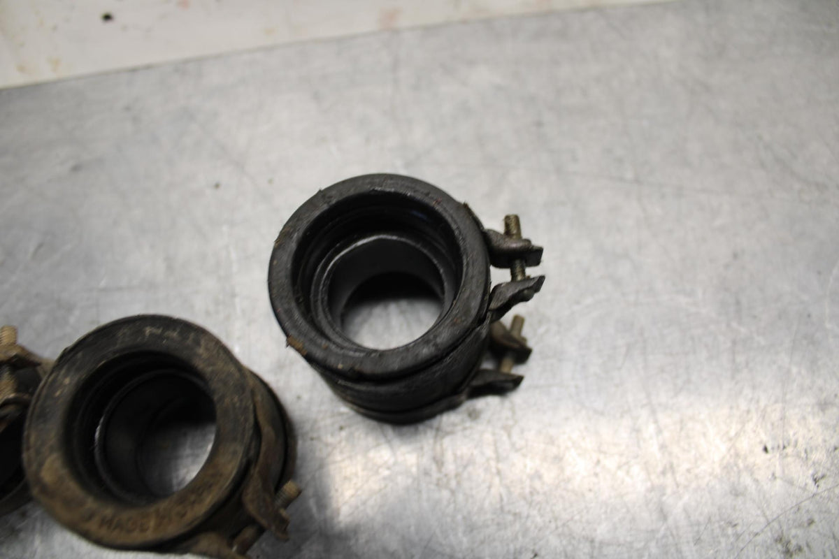 75 SUZUKI GT 550  INTAKE MANIFOLDS  BB72
