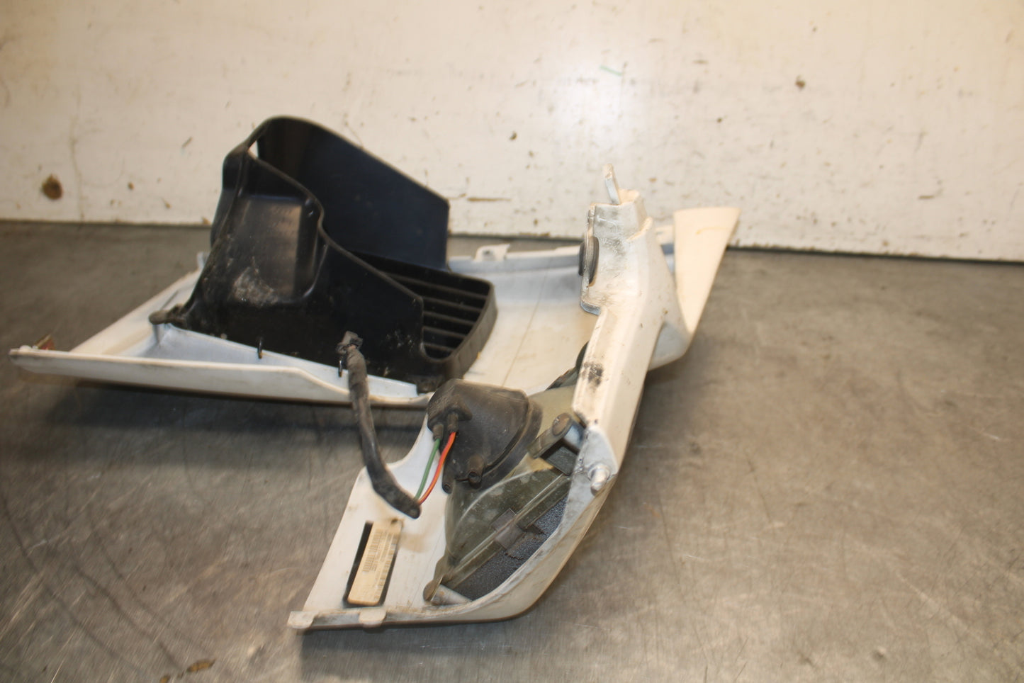 93-00 HONDA GOLDWING 1500 GL1500SE LOWER SIDE FAIRING COWL PLASTIC COVER BB700