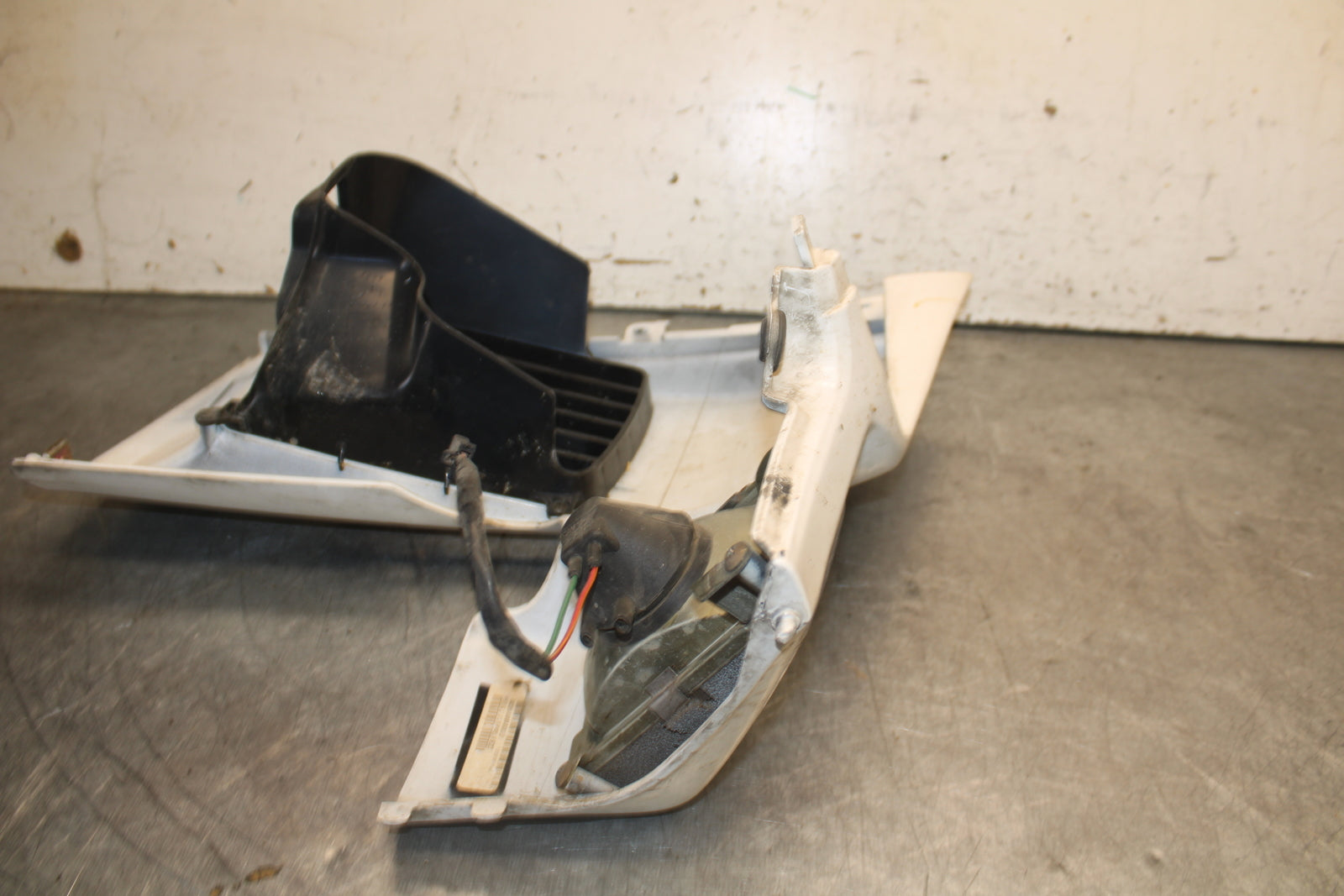 93-00 HONDA GOLDWING 1500 GL1500SE LOWER SIDE FAIRING COWL PLASTIC COVER BB700