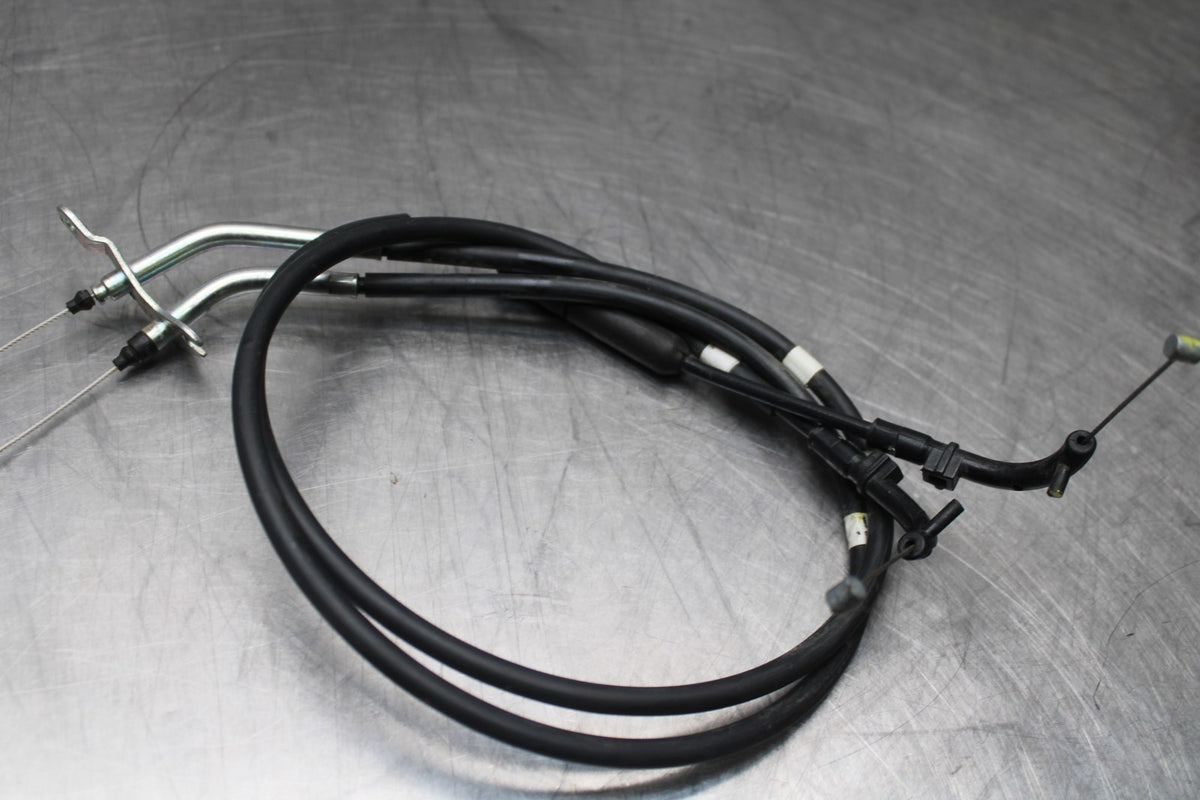 23 YAMAHA YZF R3 THROTTLE CABLES LINES BB806