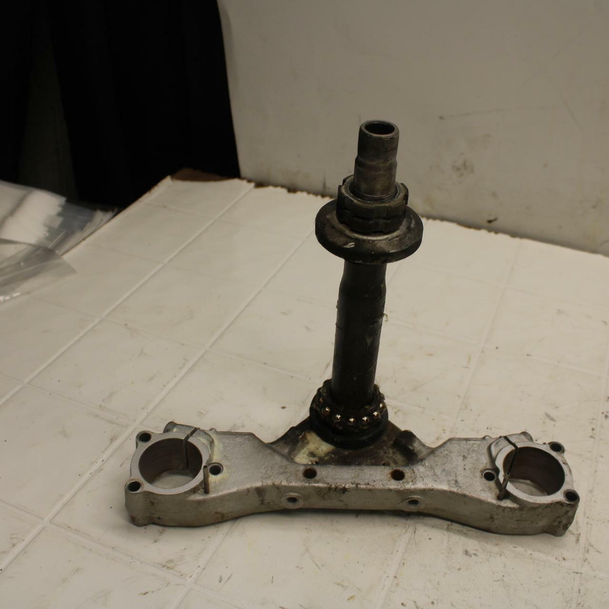 07-08 YAMAHA V STAR 1100 FRONT FORKS CLAMP LOWER TRIPLE TREE STEM BB404