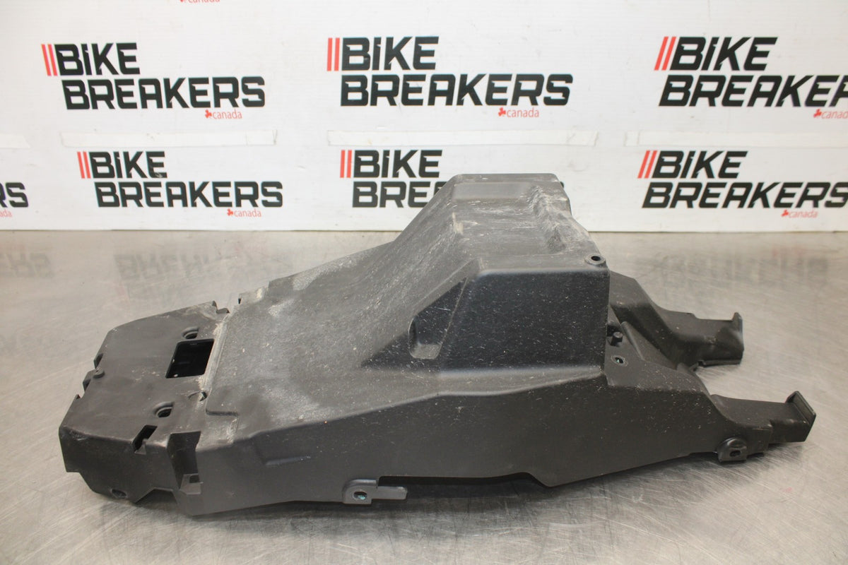 20-23 BMW F900R REAR BACK TAIL UNDERTAIL BATTERY TRAY PLASTIC BB923