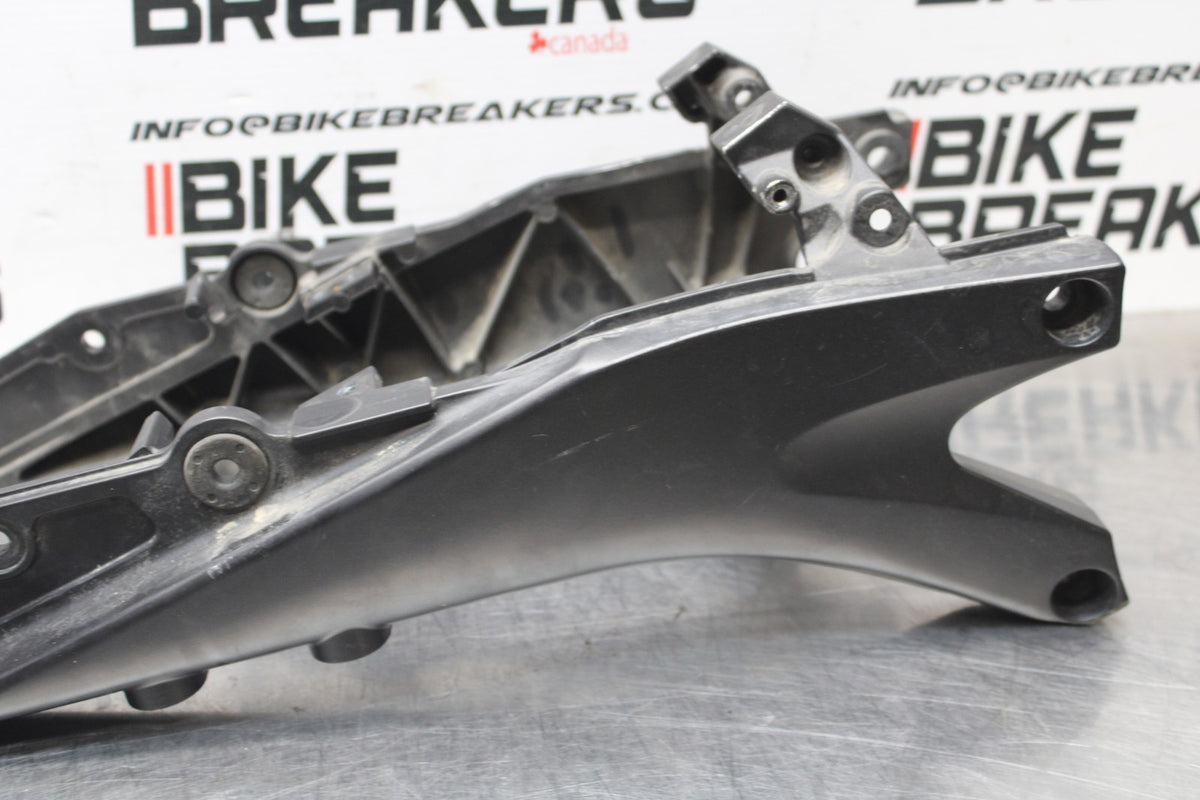 06-07 SUZUKI GSXR 600 FRONT SUBFRAME SUB FRAME BB822