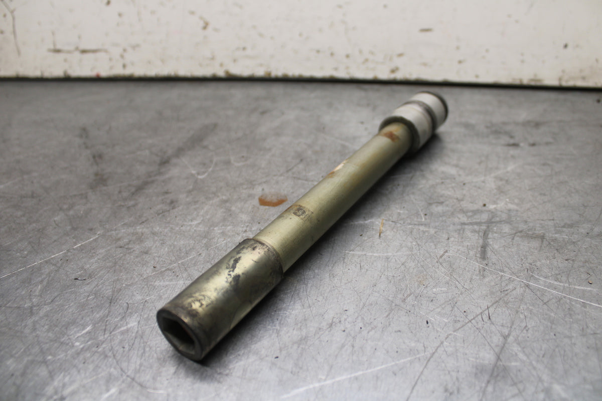 14-16 TRIUMPH AMERICA LT FRONT WHEEL RIM AXLE PIVOT BOLT BB720