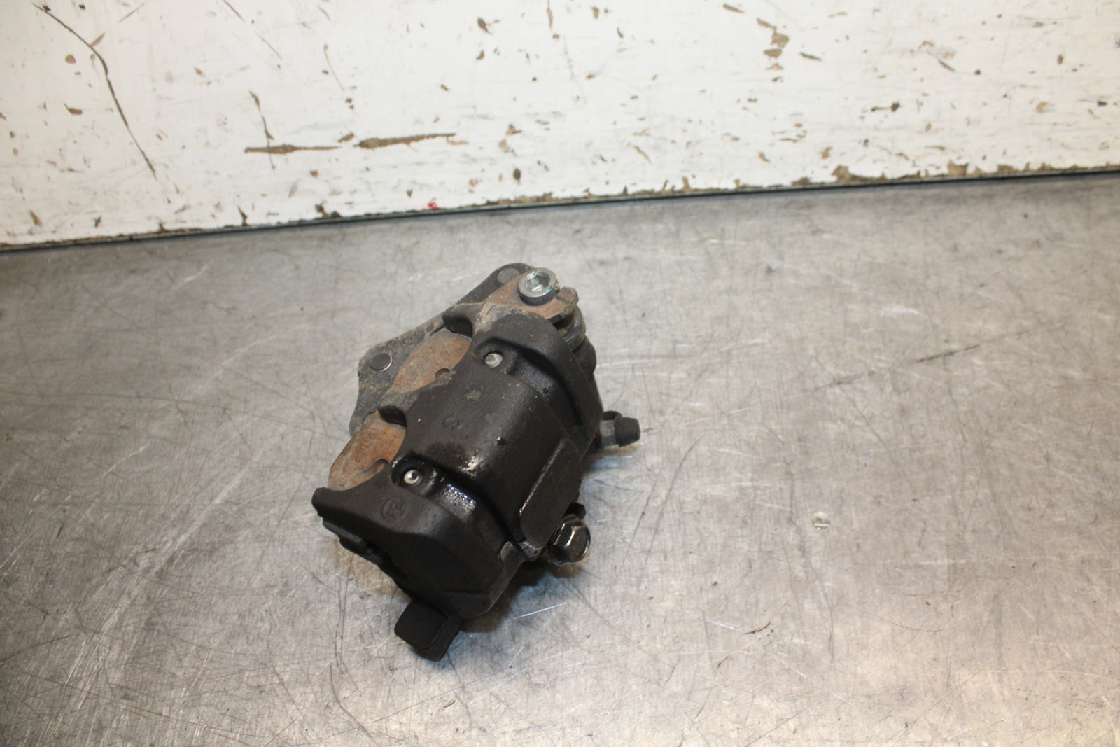 24 KAWASAKI NINJA 500 ABS RIGHT FRONT BRAKE CALIPER BB744