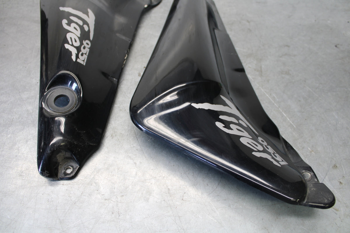 01-06 TRIUMPH TIGER 955I RIGHT LEFT FRONT SIDE SEAT PANELS TRIMS COWLS BB693
