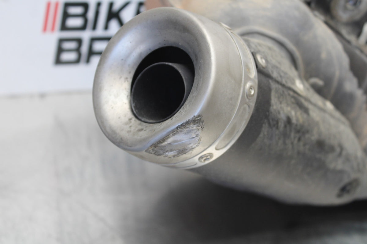 16 YAMAHA XSR900 FULL EXHAUST SYSTEM HEADERS PIPE MUFFLER BB786