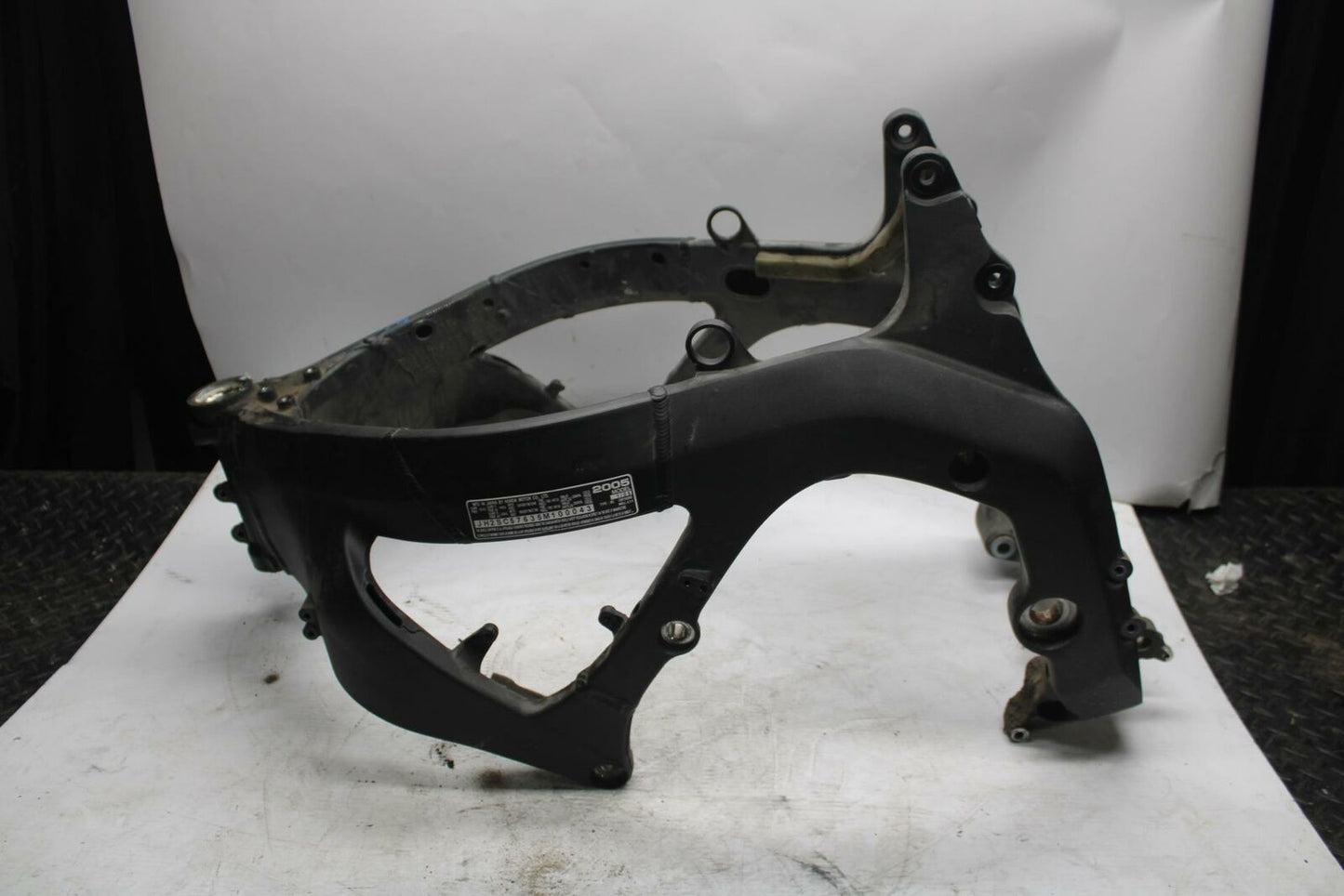 04-05 HONDA CBR1000RR FRAME CHASSIS BB285