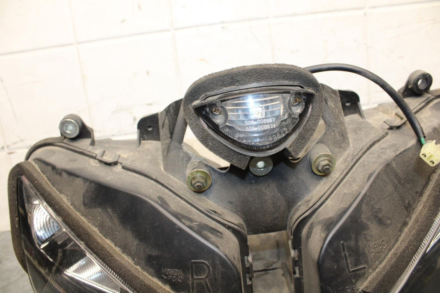 05-06 HONDA CBR600RR FRONT HEADLIGHT HEAD LIGHT LAMP 33100-MEE-A01 BB479