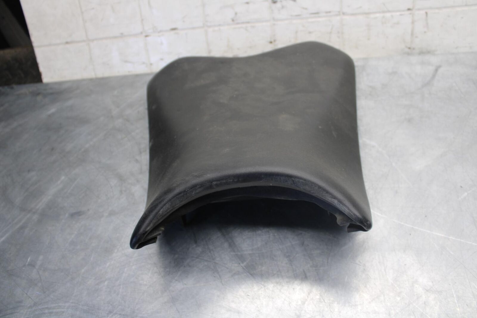 2015 Kawasaki Ninja 300 EX300B ABS FRONT DRIVERS SEAT PAD SADDLE BB518