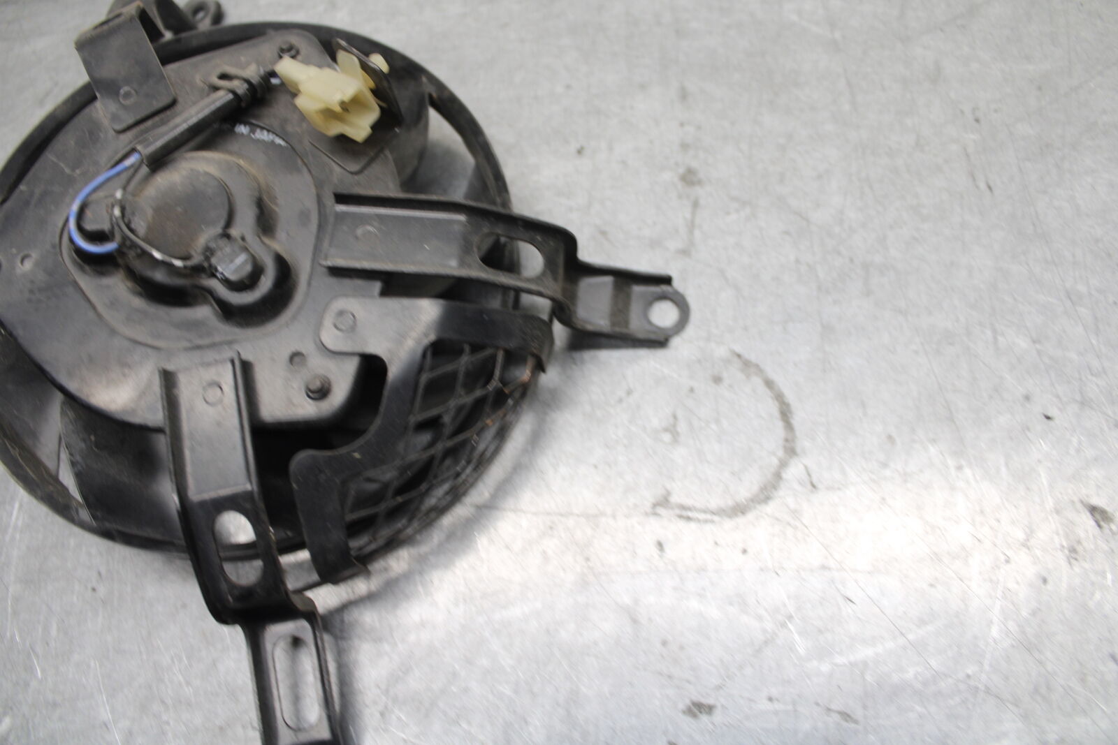 05-06 SUZUKI GSXR1000 ENGINE RADIATOR COOLING FAN 17800-41G00 BB677