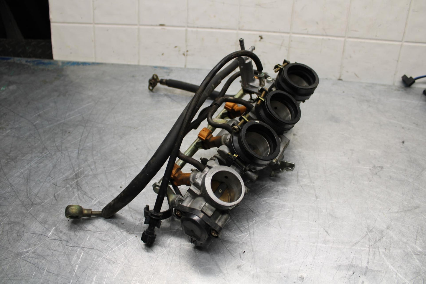 05-06 HONDA CBR600RR MAIN FUEL INJECTORS / THROTTLE BODIES BB444