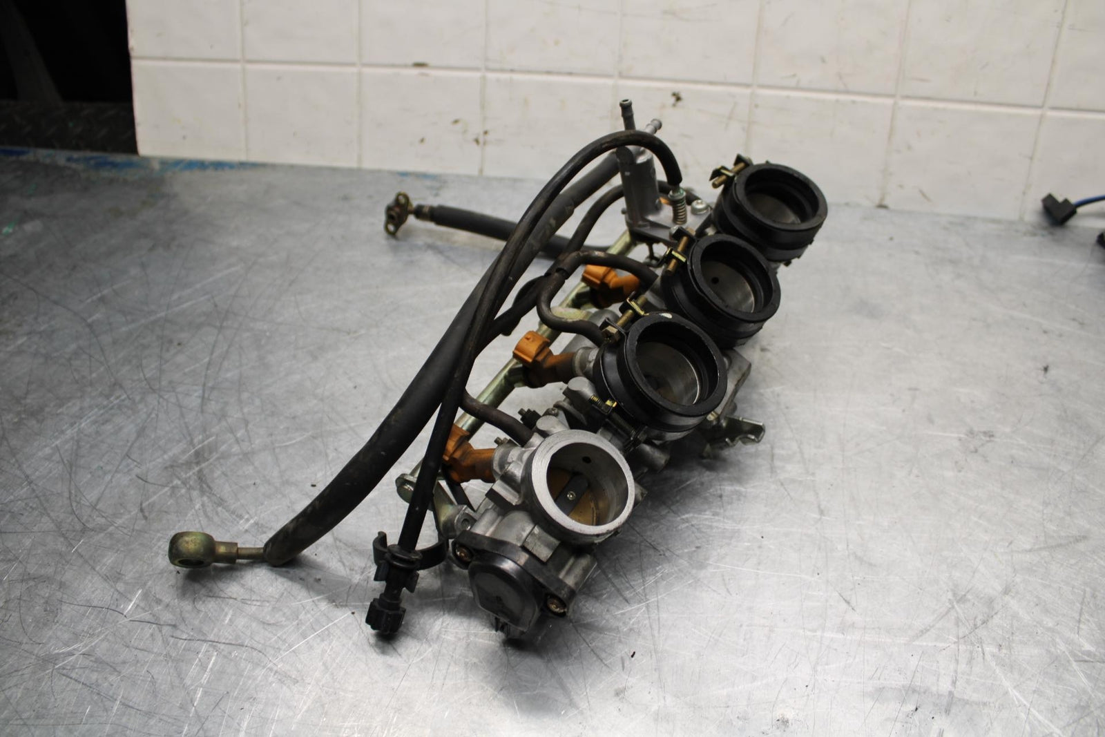 05-06 HONDA CBR600RR MAIN FUEL INJECTORS / THROTTLE BODIES BB444
