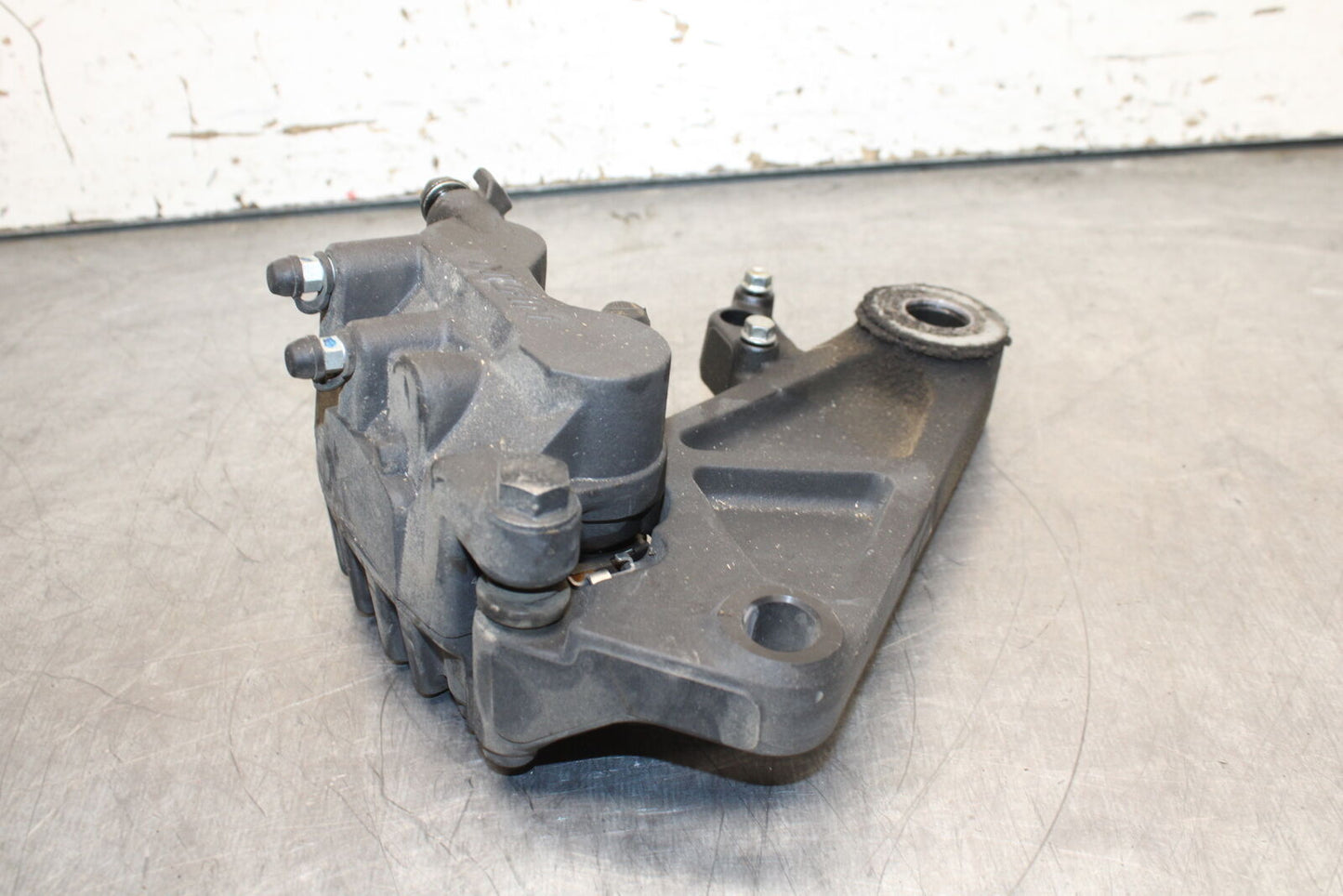 14 HONDA CTX1300A REAR BACK BRAKE CALIPER W MOUNT BRACKET BB732