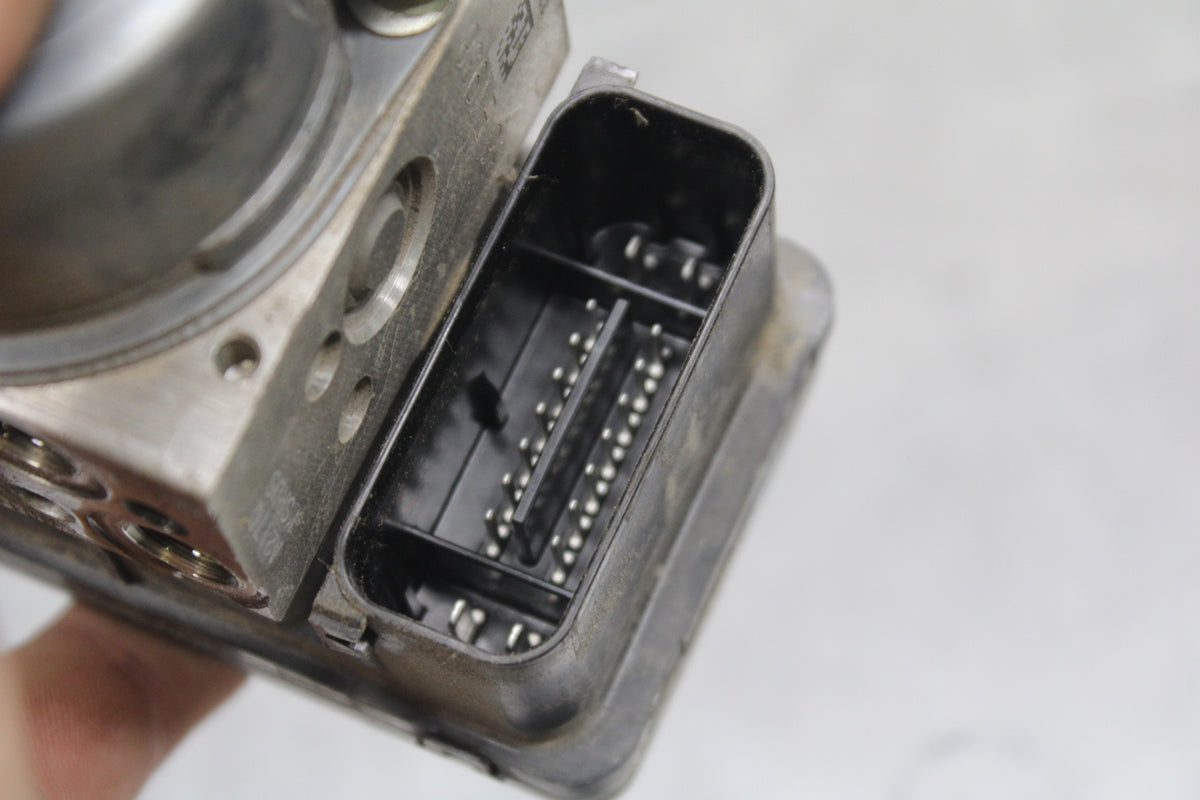 13-16 KTM 390 DUKE ABS PUMP UNIT MODULE BB748