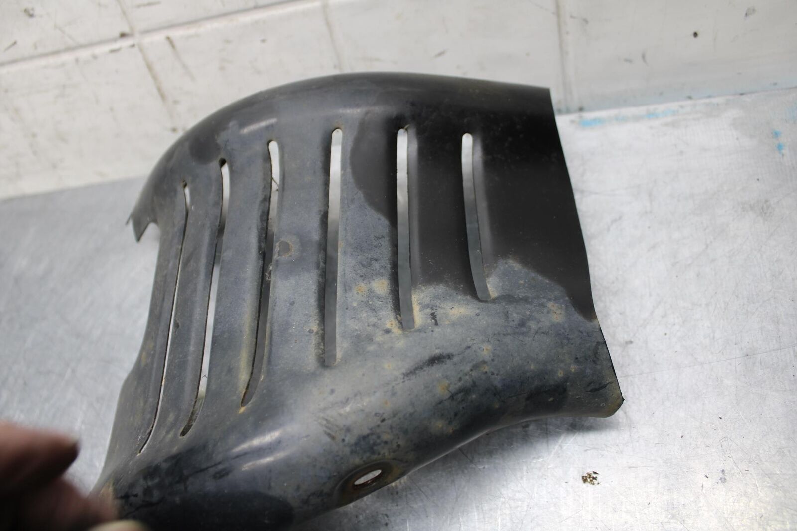 84-85 HONDA V65 SABRE  MUFFLER EXHAUST PIPE COVER HEAT SHIELD GUARD BB05