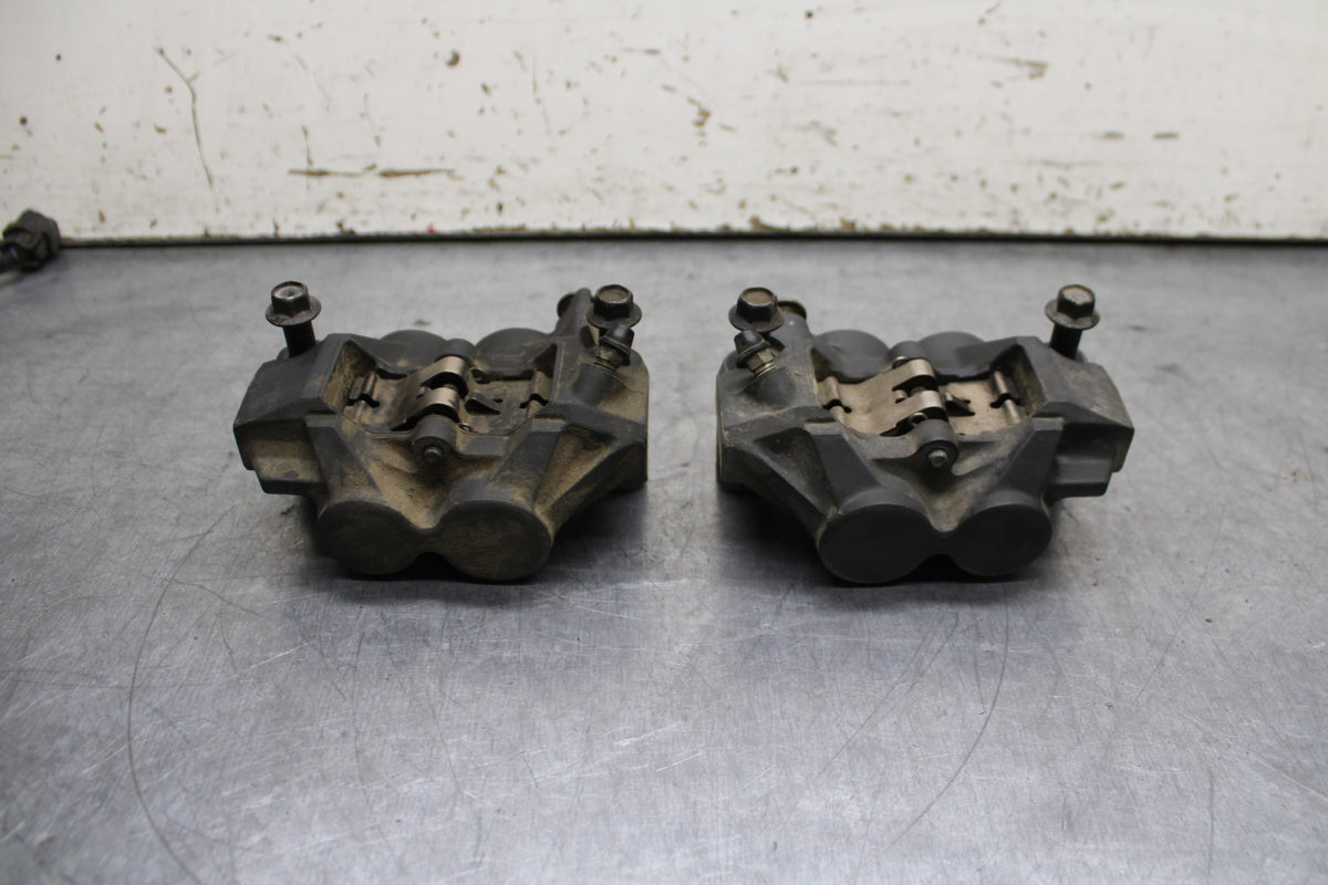 06-07 YAMAHA YZF R6 RIGHT LEFT FRONT BRAKE CALIPER SET PAIR CALIPERS BB742