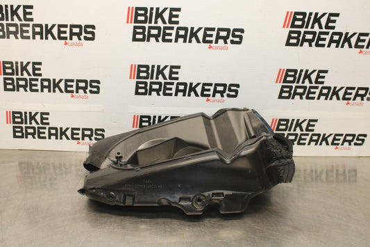 11-24 SUZUKI GSXR750 RIGHT LEFT AIR INTAKE DUCTS BB880