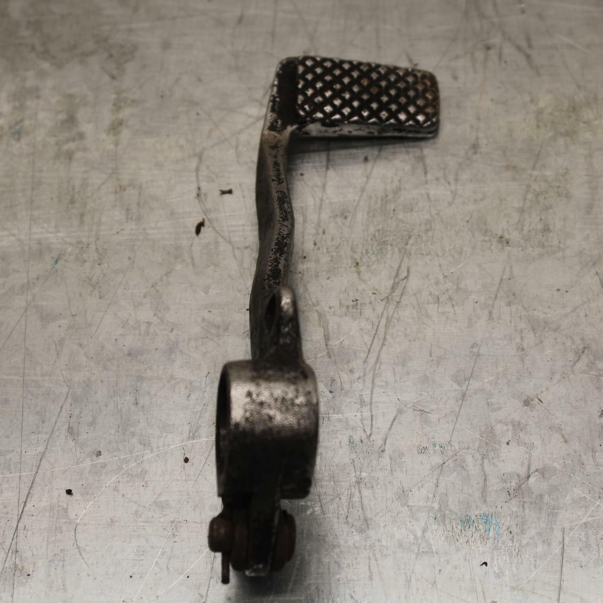 85 YAMAHA RZ500 RIGHT REARSET BRAKE FOOT PEDAL BB27 A