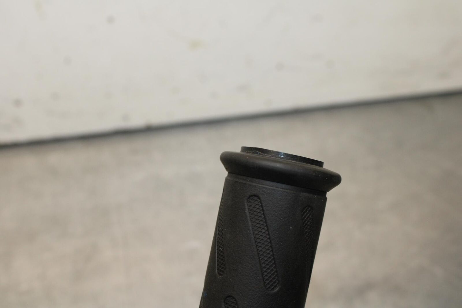 2006 Suzuki SV650 RIGHT THROTTLE GRIP BB93