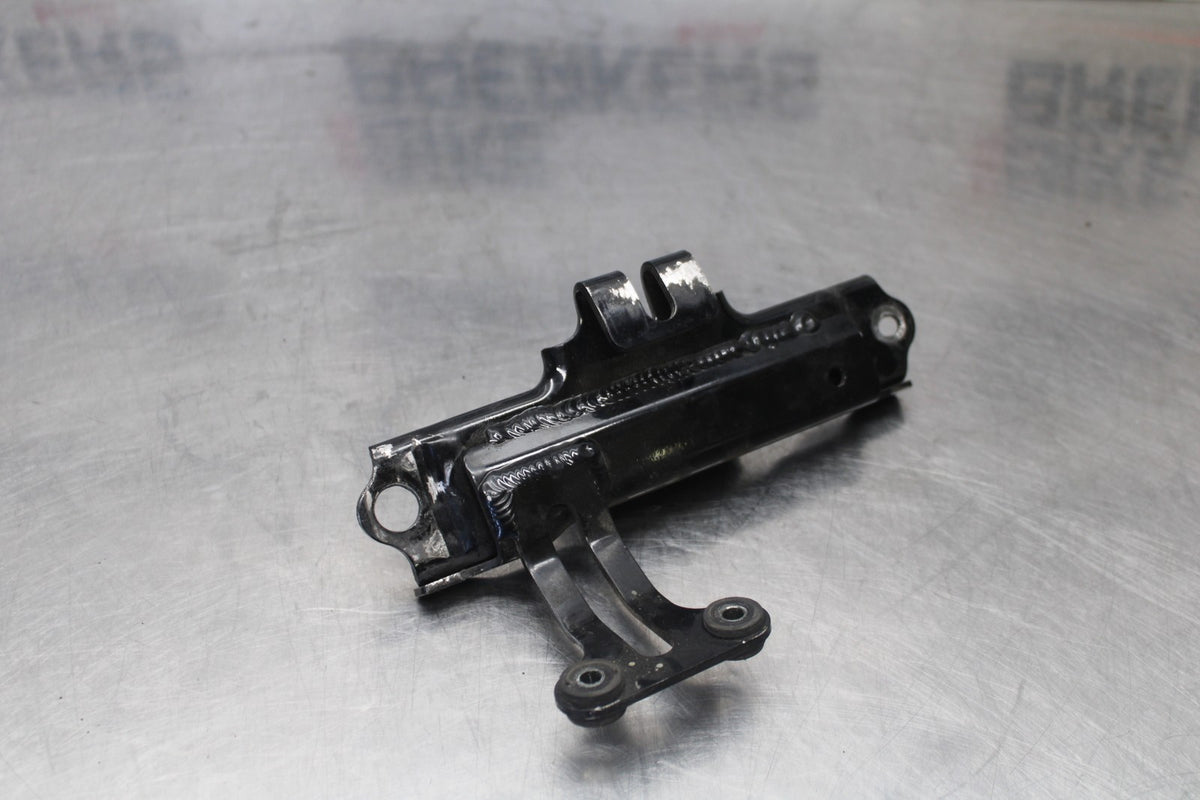 04-05 KAWASAKI NINJA ZX10R GAS TANK FUEL CELL RESERVOIR BRACKET MOUNT BB931