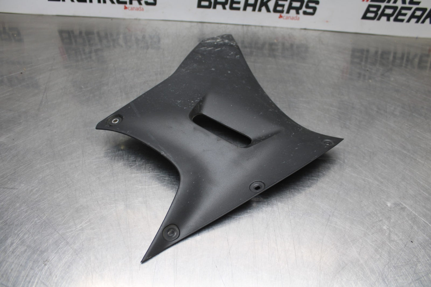 22-25 YAMAHA YZF R7 LEFT LOWER BOTTOM BELLY SIDE FAIRING COWL BB769
