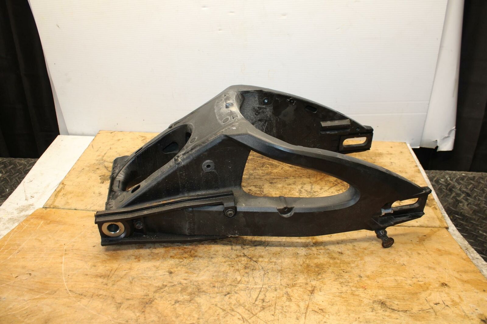 11-21 SUZUKI GSXR600 REAR SWINGARM BACK SUSPENSION SWING ARM BB346