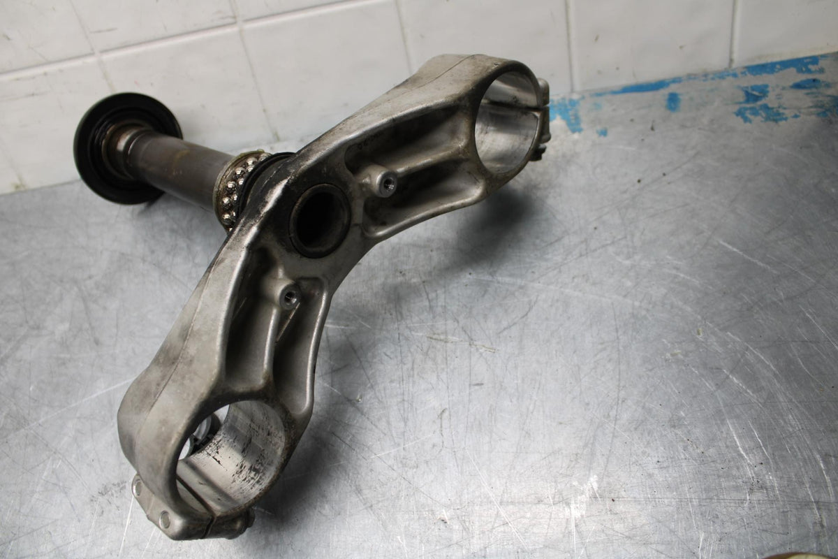 07-08 KAWASAKI CONCOURS 1400 ABS FRONT FORKS CLAMP LOWER TRIPLE TREE STEM BB449