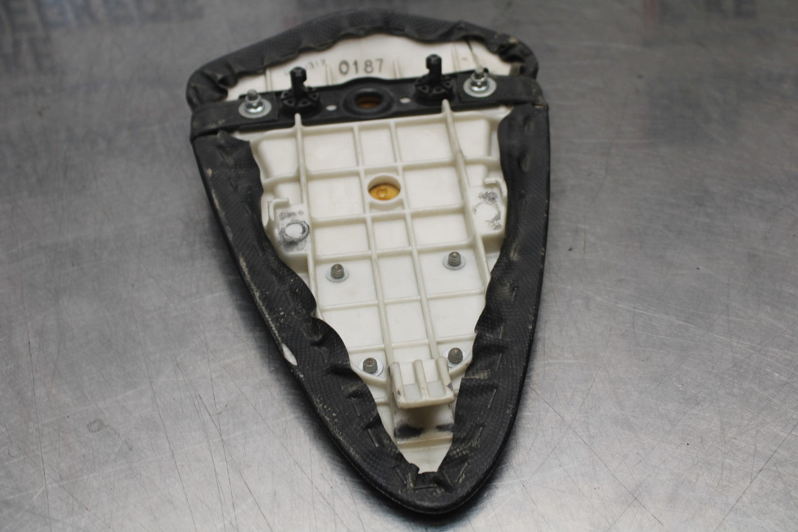 07-08 KAWASAKI NINJA ZX6R REAR BACK PASSENGER TANDEM SEAT PAD SADDLE  BB203