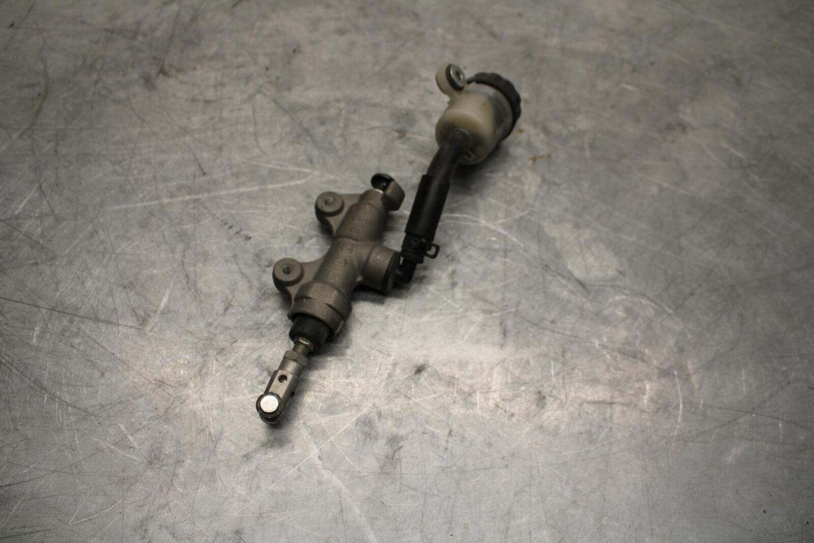 08-16 YAMAHA YZF R6 REAR BACK BRAKE MASTER CYLINDER W RESERVOIR BB443