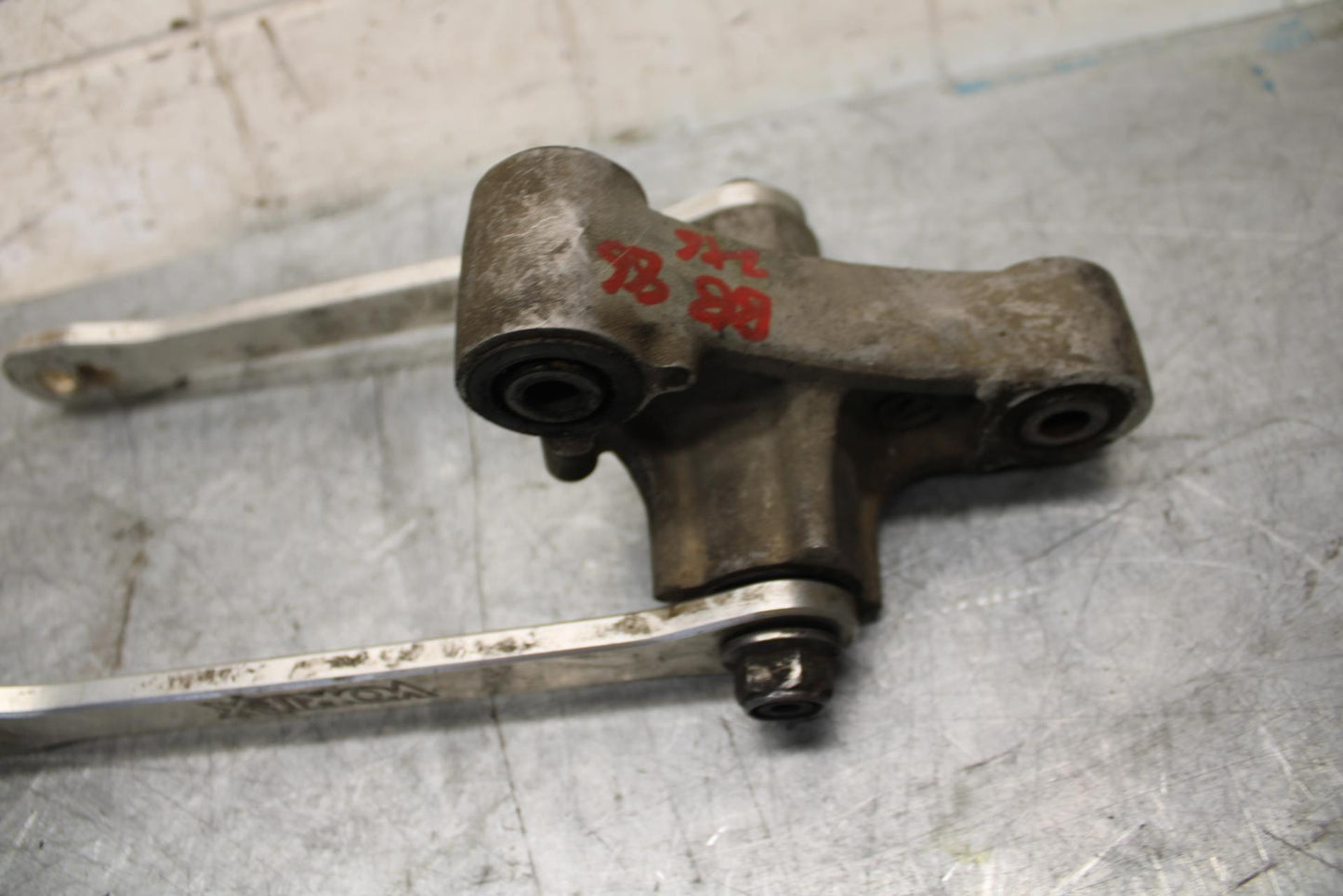 2009 Kawasaki Ninja ZX6R VORTEX DOGBONE SHOCK LINKAGE LINK 39007-0006 BB44