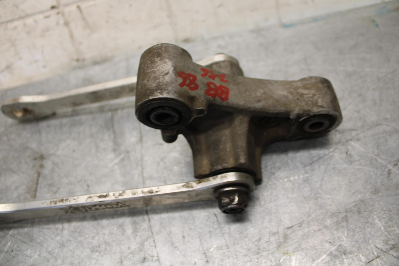 2009 Kawasaki Ninja ZX6R VORTEX DOGBONE SHOCK LINKAGE LINK 39007-0006 BB44