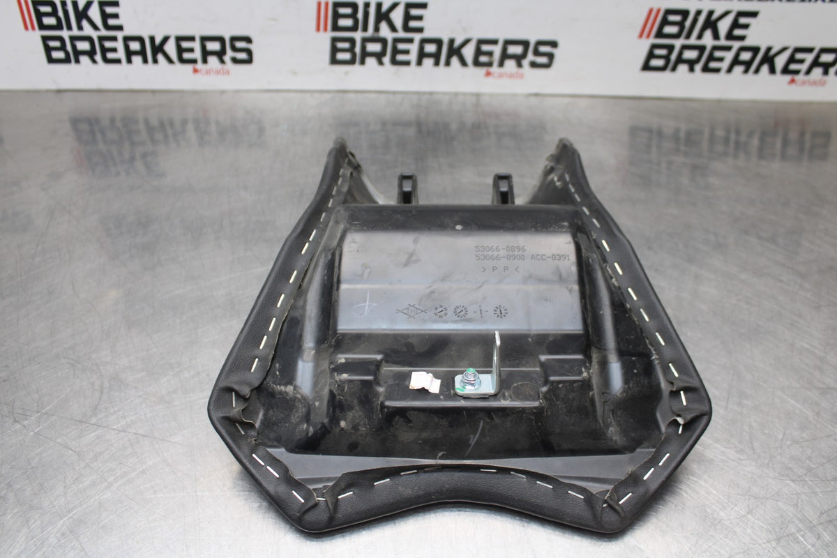 24 KAWASAKI NINJA 500 ABS FRONT DRIVERS SEAT PAD SADDLE PILLION BB818