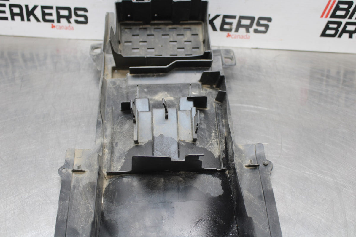 04-05 SUZUKI GSXR600 REAR BACK TAIL UNDERTAIL BATTERY TRAY PLASTIC BB792