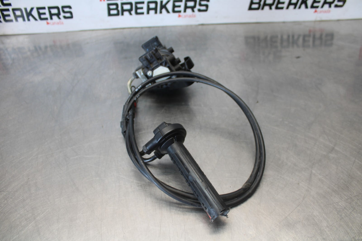16 APRILIA TUONO V4 1100 RIGHT THROTTLE GRIP THROTTLE CABLES/ ACCELERATOR BB905