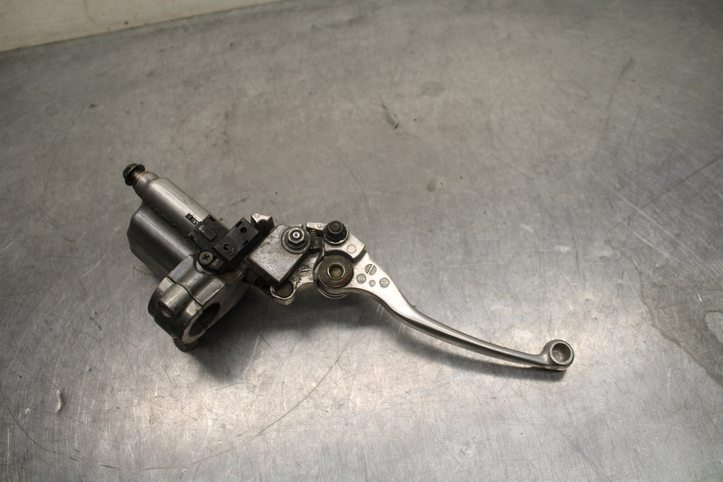 00 SUZUKI INTRUDER 1500 VL1500 CLUTCH MASTER CYLINDER BB761