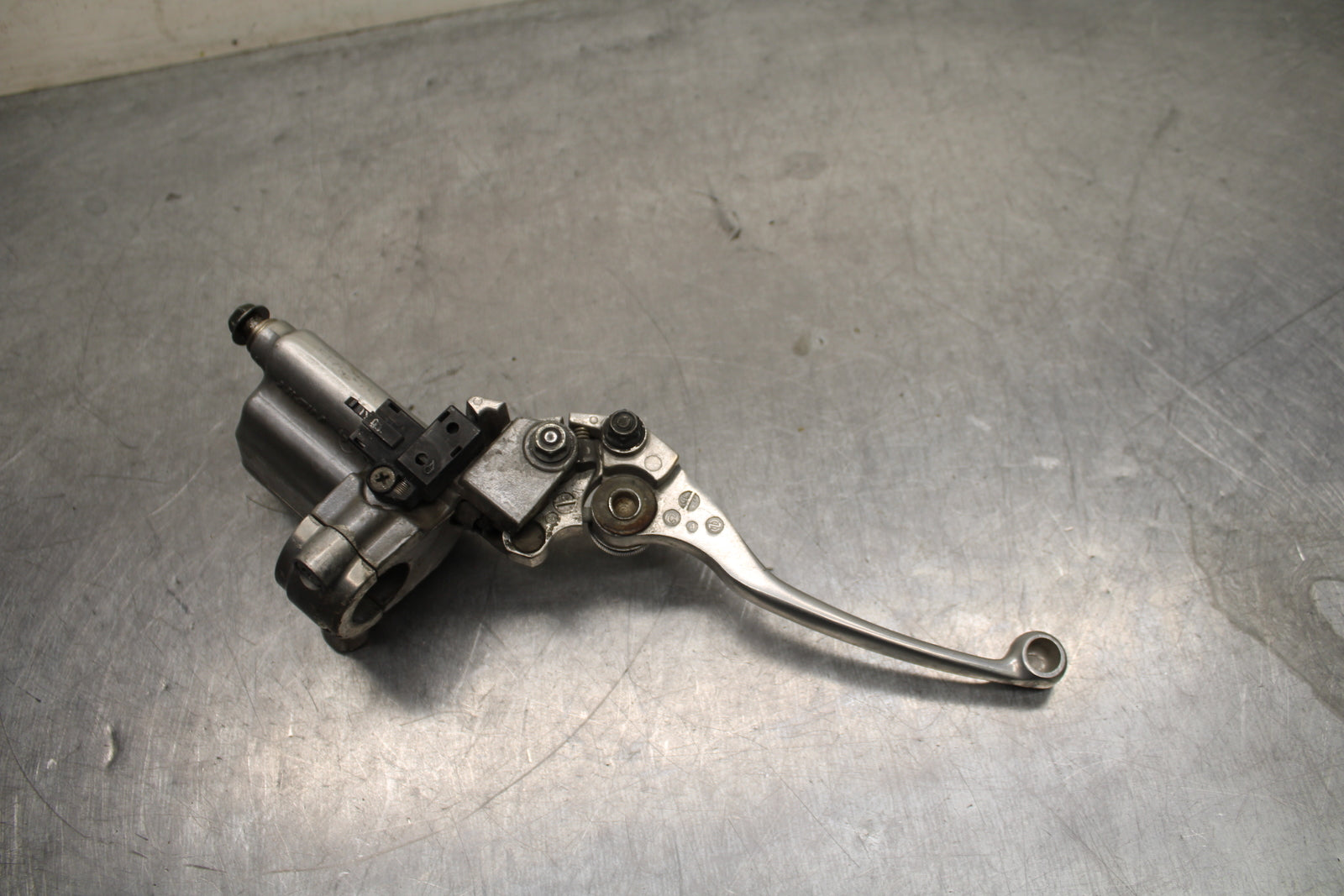 00 SUZUKI INTRUDER 1500 VL1500 CLUTCH MASTER CYLINDER BB761