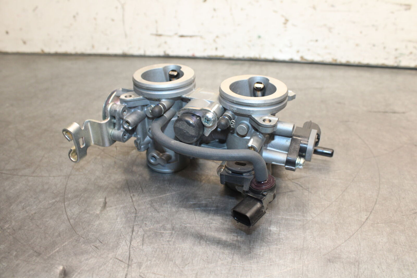 18-23 KAWASAKI NINJA 400 EX400 ABS MAIN FUEL INJECTORS / THROTTLE BODIES BB747