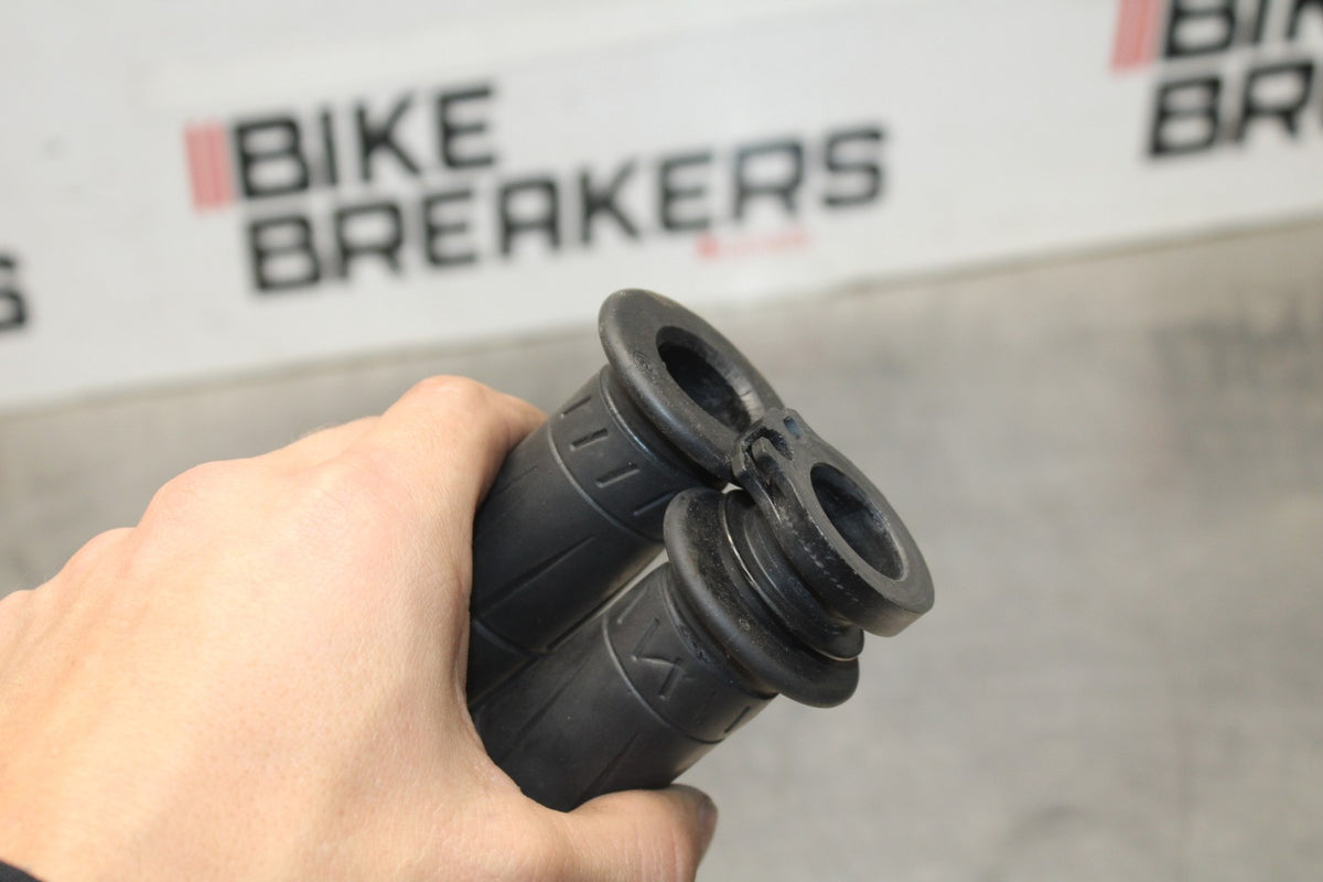 08 KAWASAKI NINJA ZX10R RIGHT THROTTLE GRIP BB902
