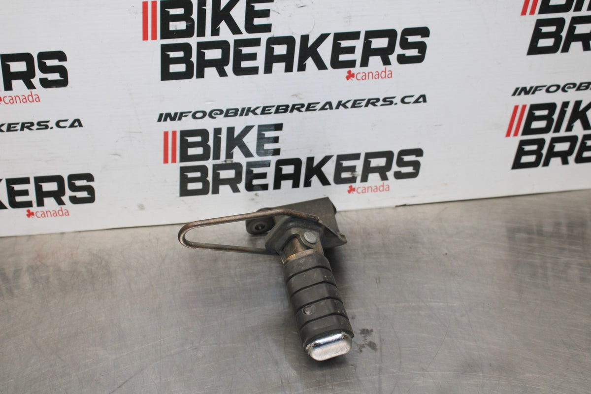 09 HONDA SHADOW 750 VT750 C2 RIGHT FRONT FOOT REST PEG STEP BB809