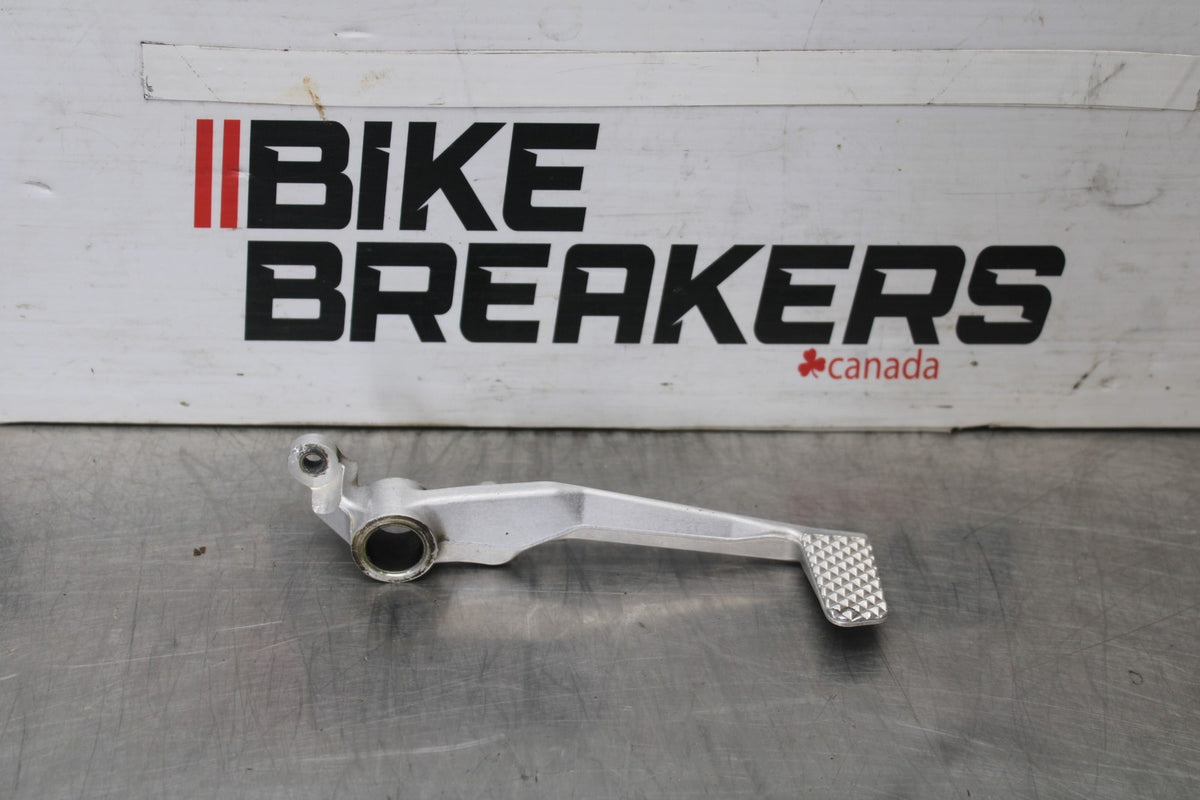 17 YAMAHA YZF R6 RIGHT REARSET BRAKE FOOT PEDAL BB922