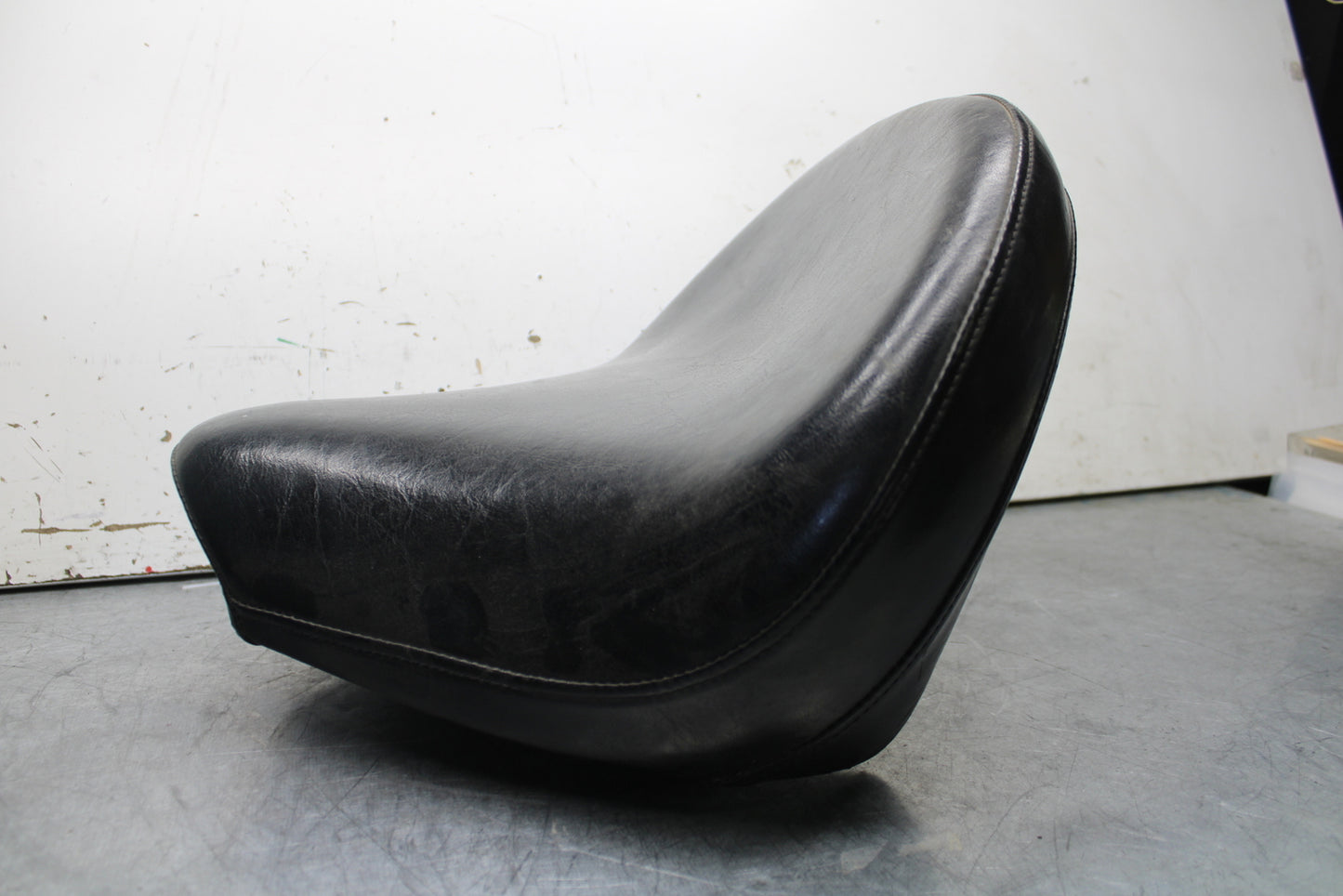 99-00 YAMAHA V STAR 1100 FRONT DRIVERS SEAT BB711