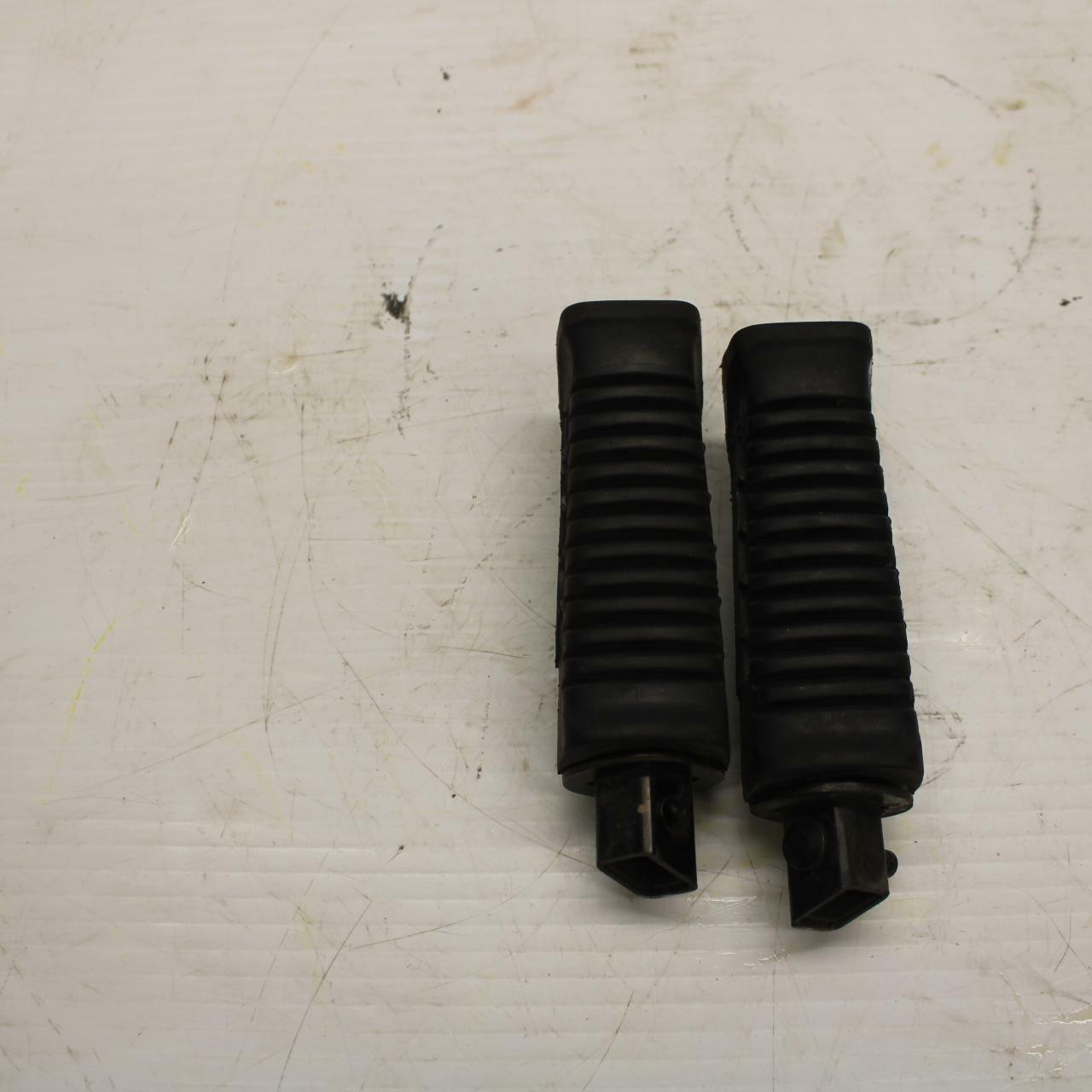 04-09 SUZUKI GS500F REAR BACK PASSENGER PEG SET PAIR  BB278