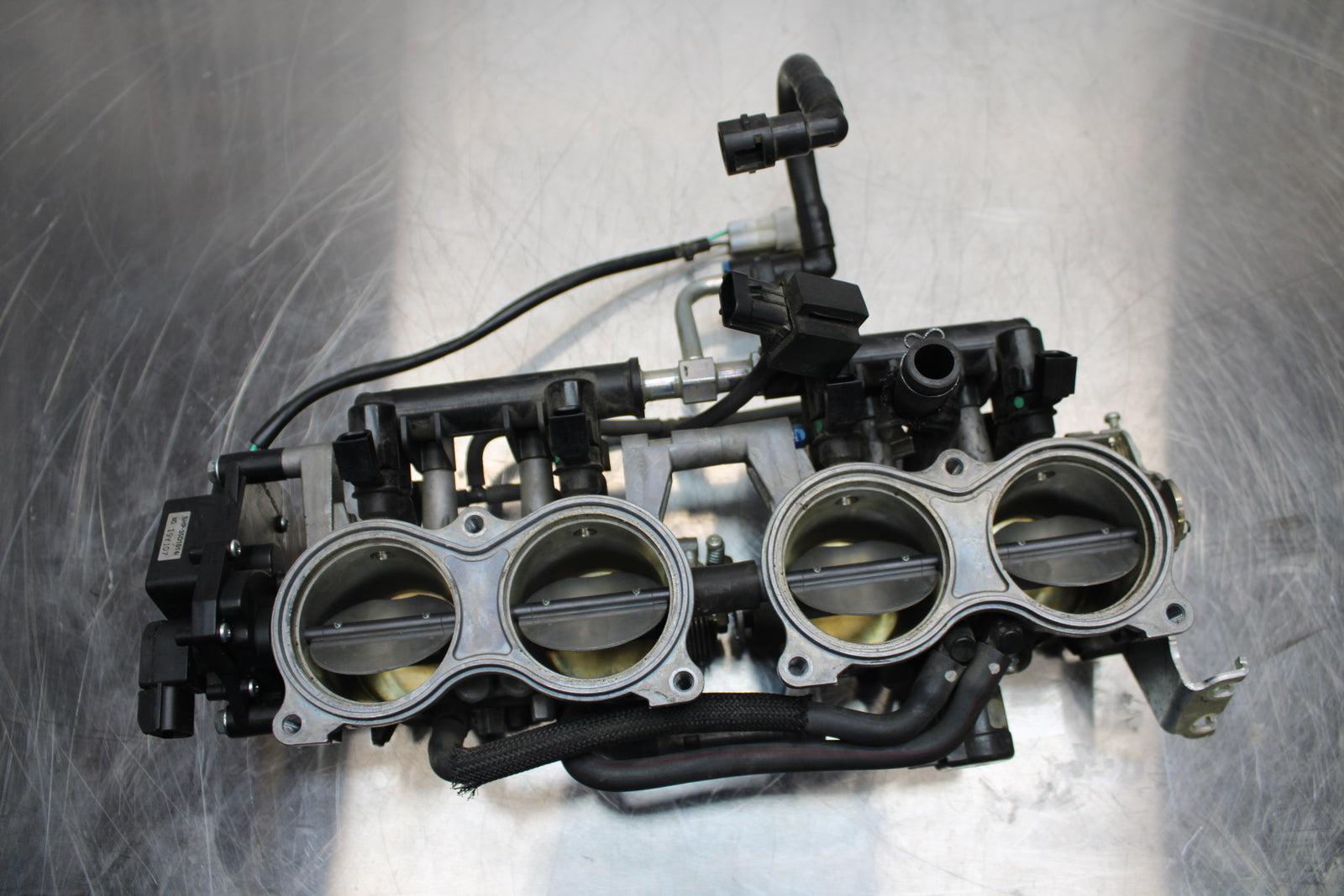 11 SUZUKI GSXR1000 MAIN FUEL INJECTORS / THROTTLE BODIES BB142