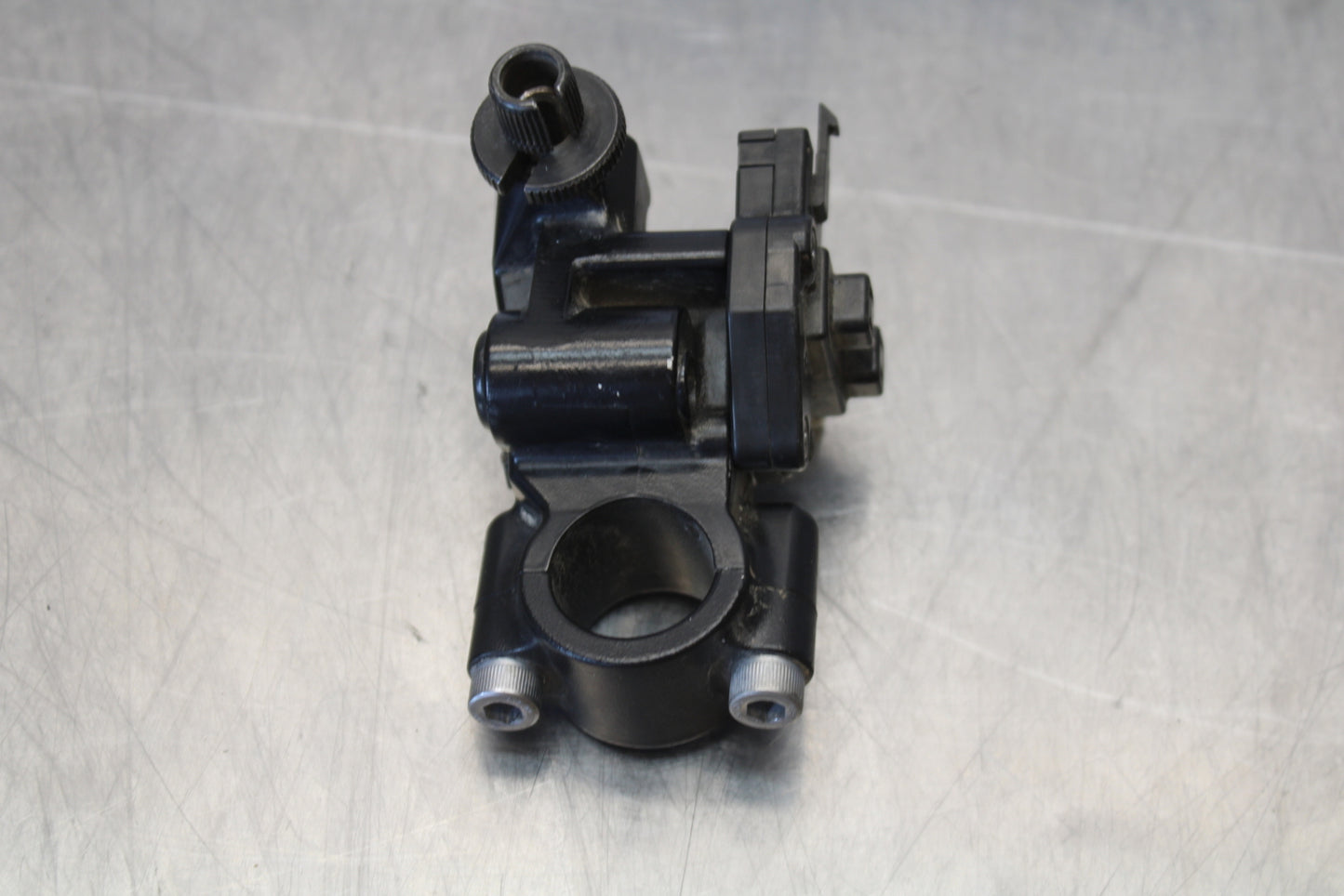 21 KAWASAKI NINJA ZX6R CLUTCH LEVER PERCH MOUNT BRACKET BB647