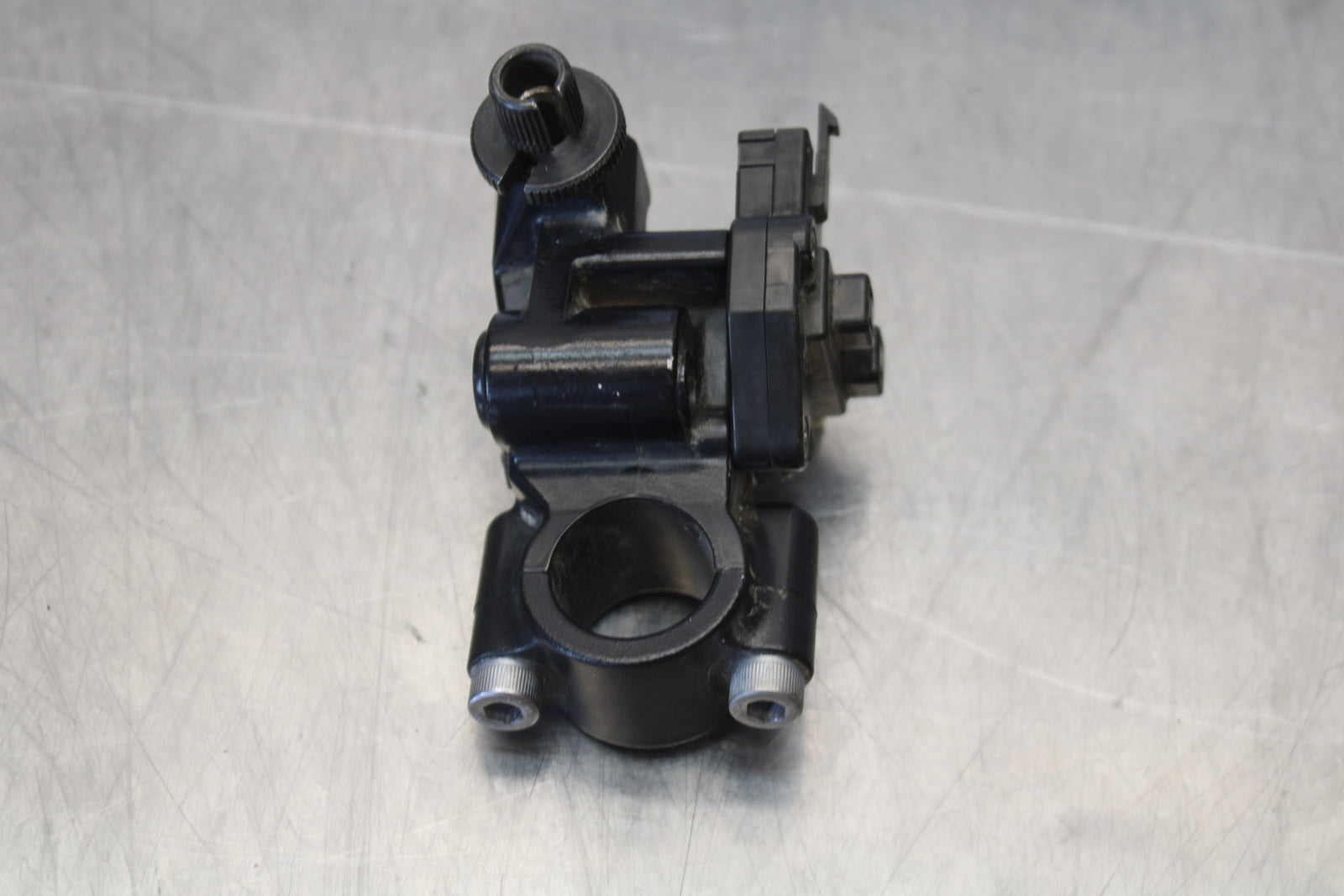 21 KAWASAKI NINJA ZX6R CLUTCH LEVER PERCH MOUNT BRACKET BB647