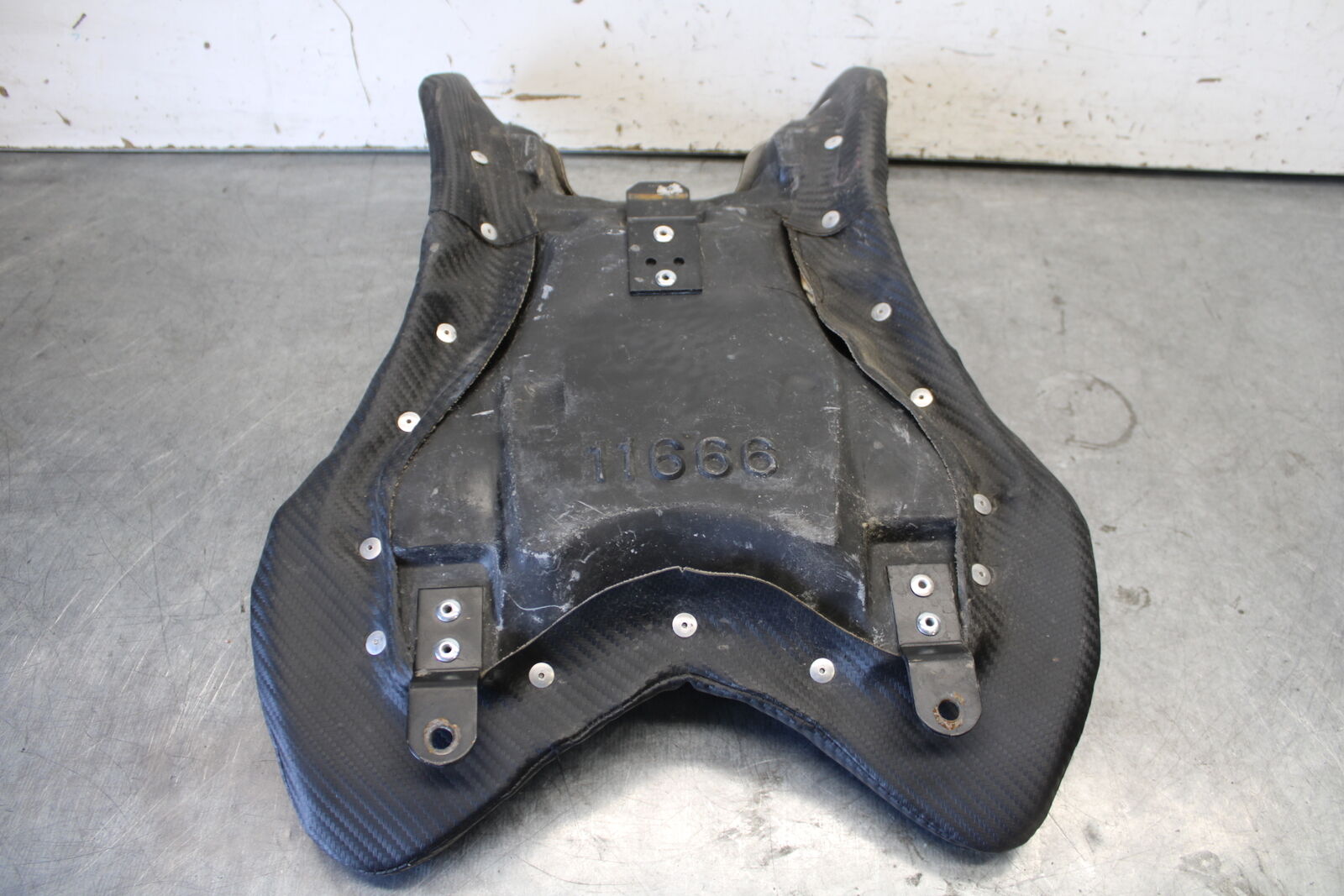 07-08 YAMAHA YZF R1 AFTERMARKET SADDLEMEN CARBON FIBER FRONT SEAT BB675