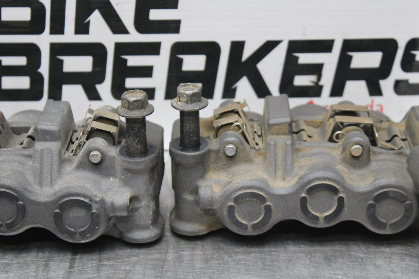 07-08 YAMAHA YZF R1 RIGHT LEFT FRONT BRAKE CALIPER SET PAIR CALIPERS BB771