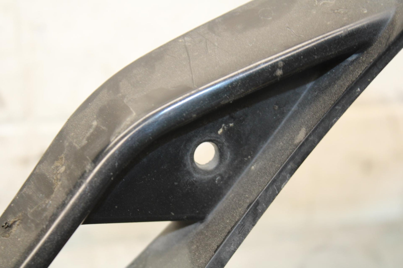 2007 Yamaha YZF R1 FRONT LOWER CENTER COWL FAIRING BB575